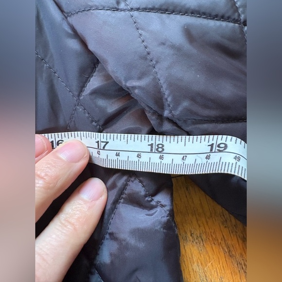 Banana Republic puffer jacket - Picture 7 of 10